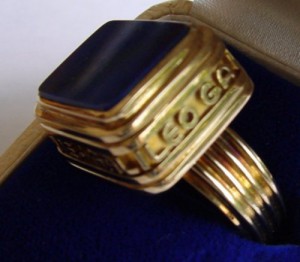 Ring mit astronomischen Motiven